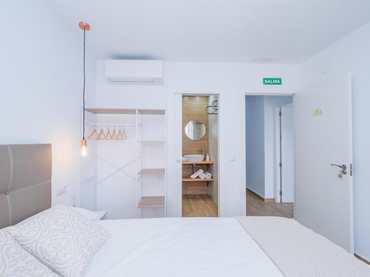 Cubo'S Hostal William'S Sunny 3 With Breakfast Torre de Benagalbon Exterior photo